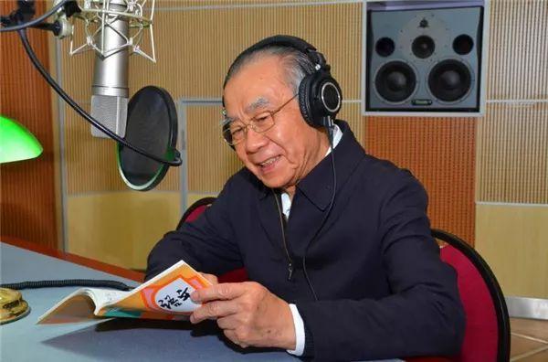 英亚官网|女子与男友吵架 白酒吞20片脑清片进重症房(图2) 英亚官网首页